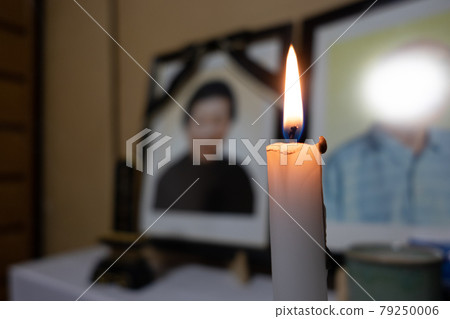 Candle flame, deceased and mortuary tablet 79250006