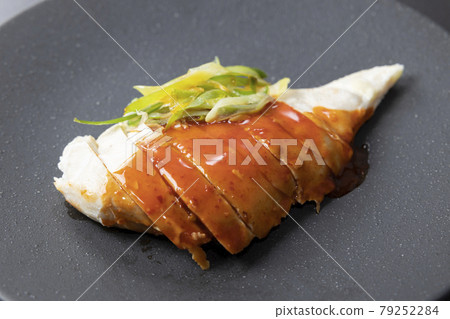 Drooled chicken 79252284