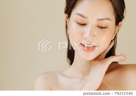 Women beauty Women beauty 79252540