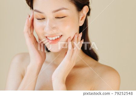 Women beauty Women beauty 79252548