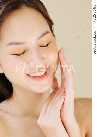 Women beauty Women beauty 79252560