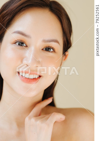 Women beauty 79252561