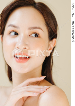 Women beauty Women beauty 79252568