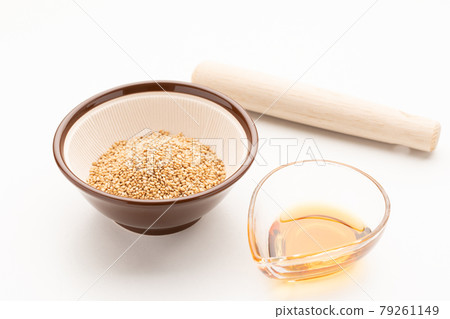 Sesame oil, sesame 79261149