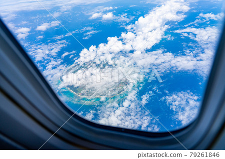 Okinawa Prefecture Miyako-gun Tarama Island Tarama Village Resort Island Heaven Summer Holiday Airplane Morning Clouds Aerial Shooting Tarama Airport 79261846