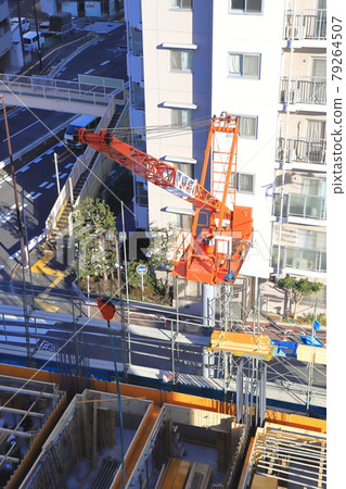 Construction site skeleton construction (Kutaikouji) Formwork assembly work 79264507