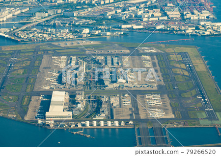 機場飛機羽田機場起飛下午黃昏航空公司發動機制動終端鳥瞰圖 機場飛機羽田機場起飛下午黃昏航空公司發動機制動終端鳥瞰圖 79266520
