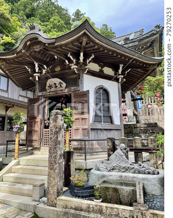 Nachi Seigantoji Temple / Mizukodo 79270253