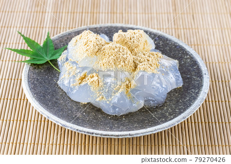 Warabimochi  79270426