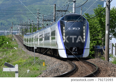 特急超級梓 E353 系列 長野縣岡谷市 79272093