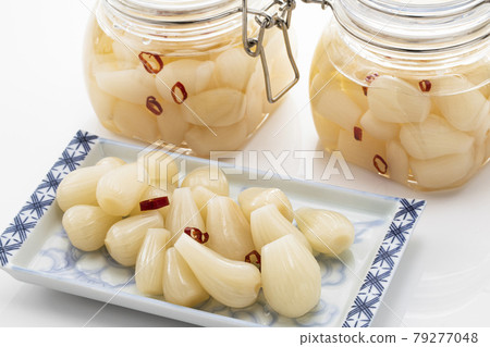Pickled scallions 79277048