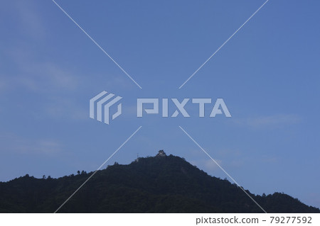 6月中旬岐阜市的早晨金華山岐阜城 6月中旬岐阜市的早晨金華山岐阜城 79277592
