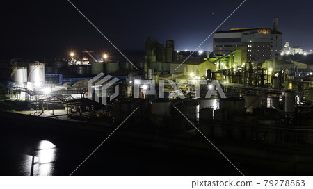 和歌山市青岸橋（港大橋）的工廠夜景（南海化學、大阪住友水泥等） 79278863