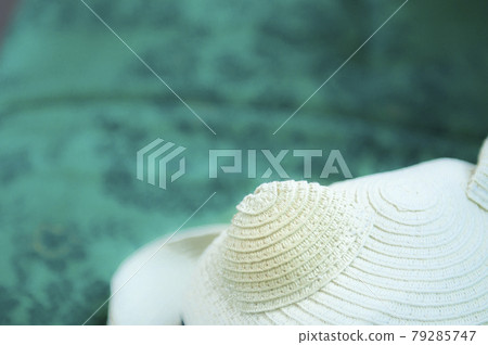 Straw hat with ears 79285747