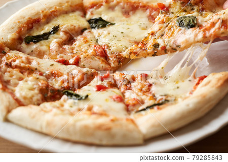 Pizza Margherita Pizza Margherita 79285843