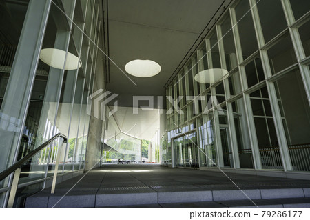 岡山縣新見市新見市市政廳真納比廣場新見市 岡山縣新見市新見市市政廳真納比廣場新見市 79286177