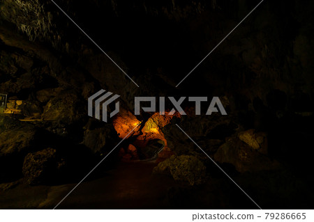 Okinawa Prefecture Ishigaki City Resort Island Heaven Summer Vacation Sightseeing Travel Sabichi Limestone Cave Limestone Dim 79286665