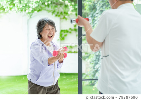 Senior couple kintore exercise 79287690