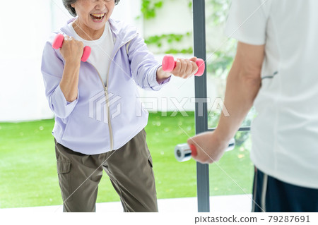 Senior couple kintore exercise 79287691