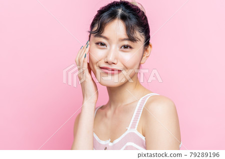 Colorful beauty of young women Colorful beauty of young women 79289196
