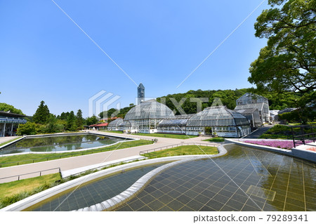 Higashiyama Zoo and Botanical Garden / Greenhouse Front Building Higashiyama Zoo and Botanical Garden / Greenhouse Front Building 79289341