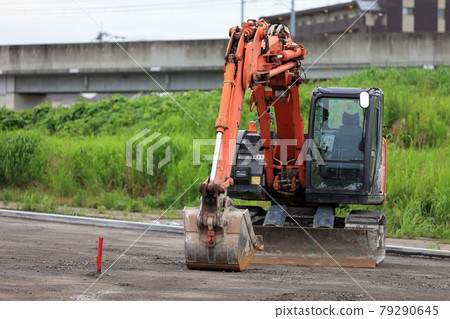 道路施工現場圖片 79290645