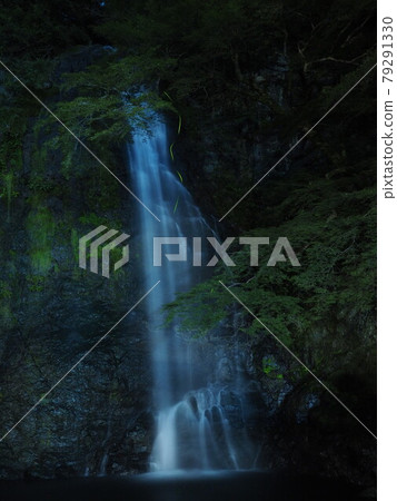 Minoh Falls and Genji Firefly 79291330