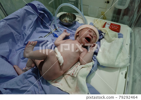 newborn newborn 79292464