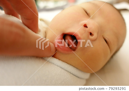新生兒 新生兒 79293291