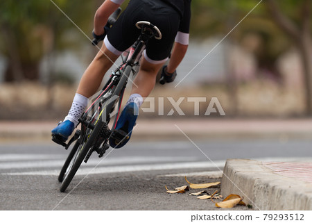 Cycling rider competing in the youth class Cycling rider competing in the youth class 79293512