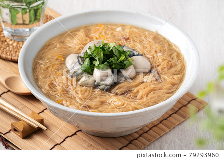 蚵仔麵線 牡蠣 蚵 蚵仔 麵線 Oyster vermicelli 79293960