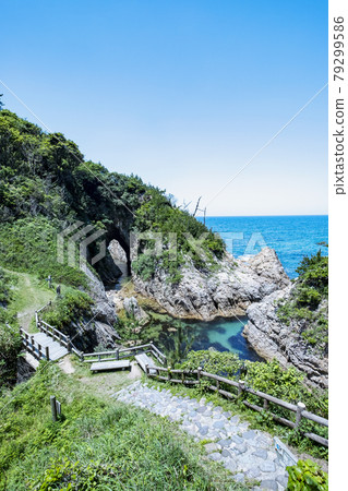浦富海岸長廊初夏藍天 浦富海岸長廊初夏藍天 79299586