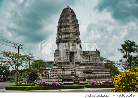 Ancient Siam or Ancient City or Mueang Boran is the world's largest outdoor museum park featuring 116 famous monuments and architectural attractions Ancient Siam or Ancient City or Mueang Boran is the world's largest outdoor museum park featuring 116 famous monuments and architectural attractions 79300149