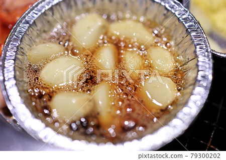 Grilled garlic foil Grilled garlic foil 79300202