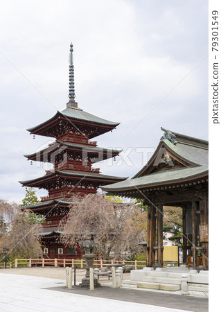 [Aomori Prefecture] Hirosaki City Saishoin Five-storied Pagoda 79301549