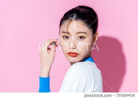 年輕女性的美麗 79304459