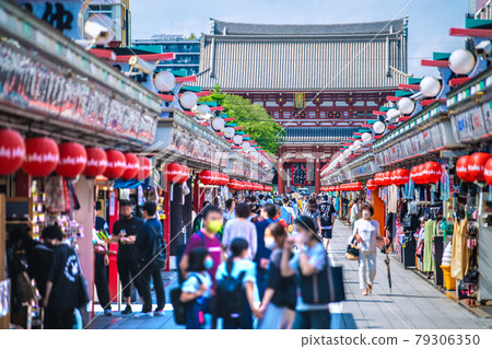 日本東京城市景觀六月...在感染傳播中轉向防止傳播的瘋狂......感染爆炸的噩夢= 25日，淺草寺 79306350