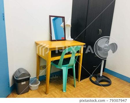 Student dormitory study desk 79307947