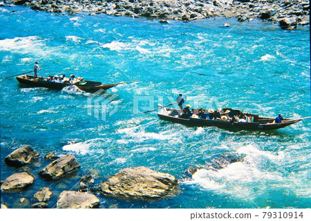 Down the Kuma River (Kumamoto Prefecture) Down the Kuma River (Kumamoto Prefecture) 79310914