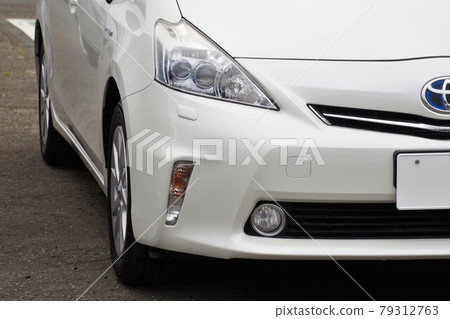 汽車圖像 Toyota Prius α 前罩 79312763