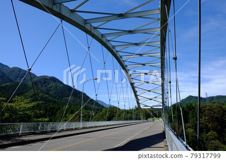 藍天下的西澤大橋[相模原市築井市10月] 79317799
