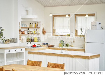 Kitchen Lifestyle Image 79318399