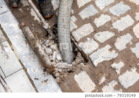 An clogged gully An clogged gully 79319149