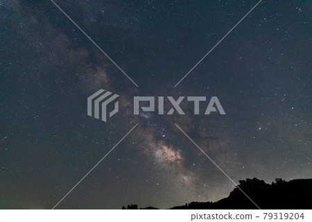 Night sky in Hoshinomura, Yame City, Fukuoka Prefecture 79319204