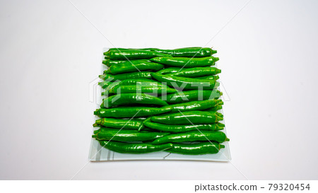 Fresh summer green peppers-green peppers Fresh summer green peppers-green peppers 79320454