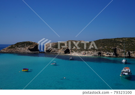 Beautiful sea on Comino, Malta 79323100