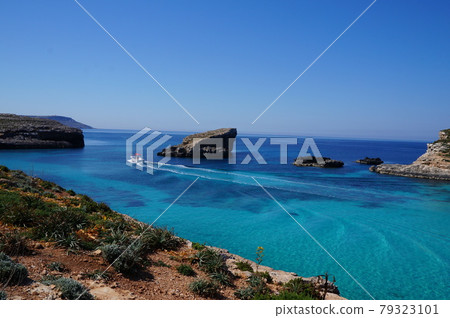 Beautiful sea on Comino, Malta Beautiful sea on Comino, Malta 79323101
