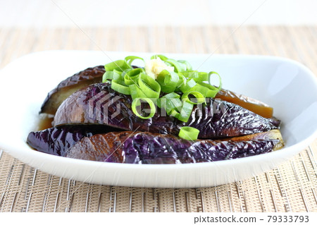 Braised eggplant 79333793