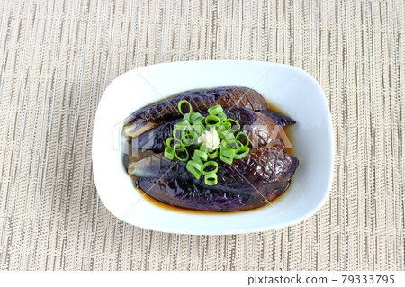 Braised eggplant 79333795