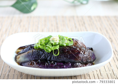 Braised eggplant 79333801